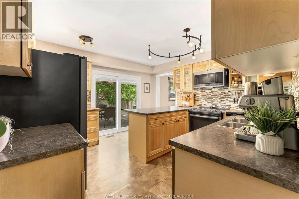 374 Ramblewood DRIVE