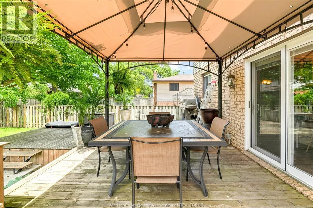 374 Ramblewood DRIVE