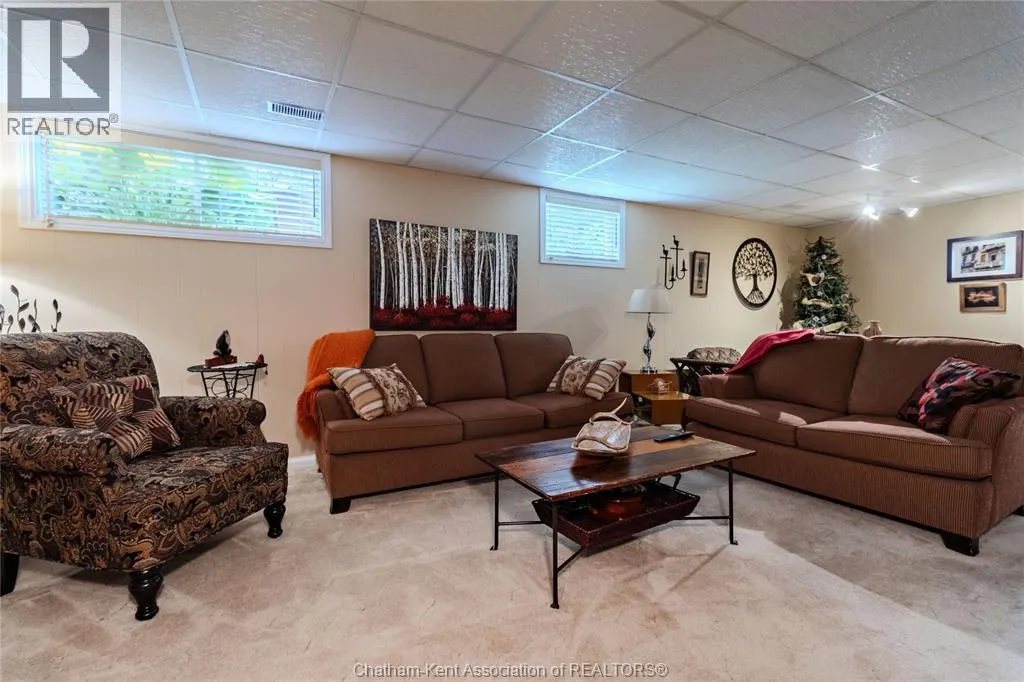9 CHIPPEWA DRIVE