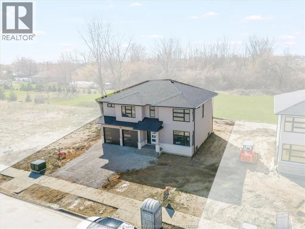2552 MAYFAIR AVENUE South