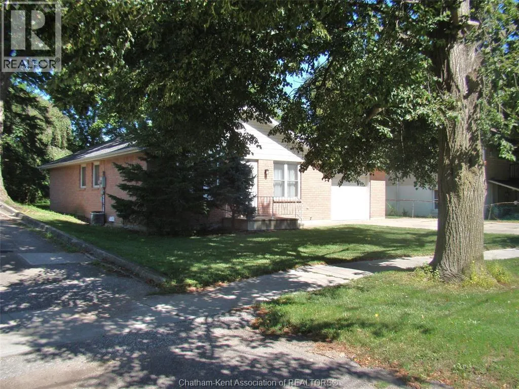 19A ERIE STREET North