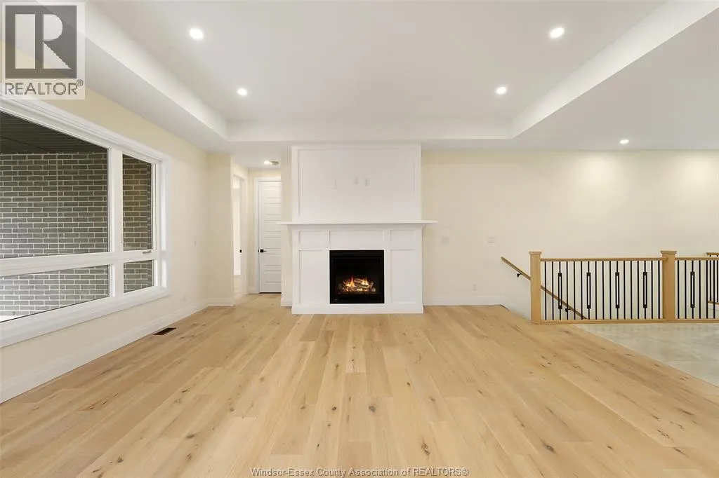 10 GREGORY AVENUE