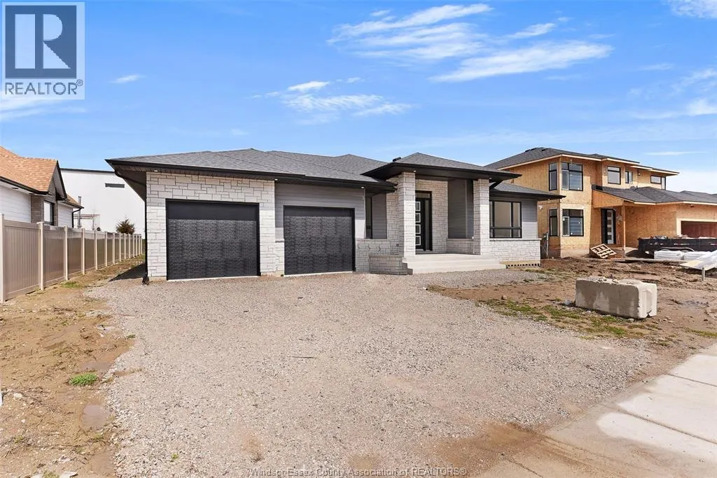 10 GREGORY AVENUE