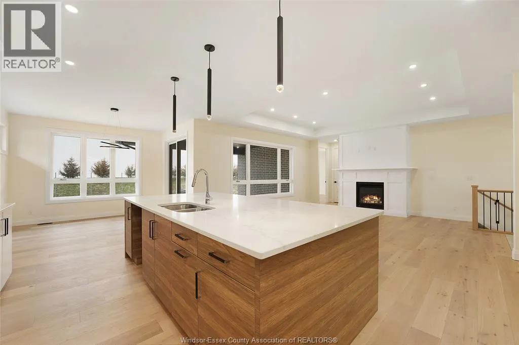 10 GREGORY AVENUE