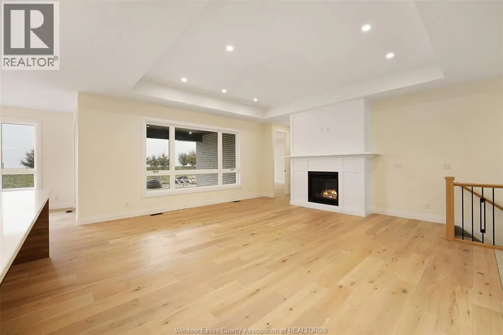 10 GREGORY AVENUE