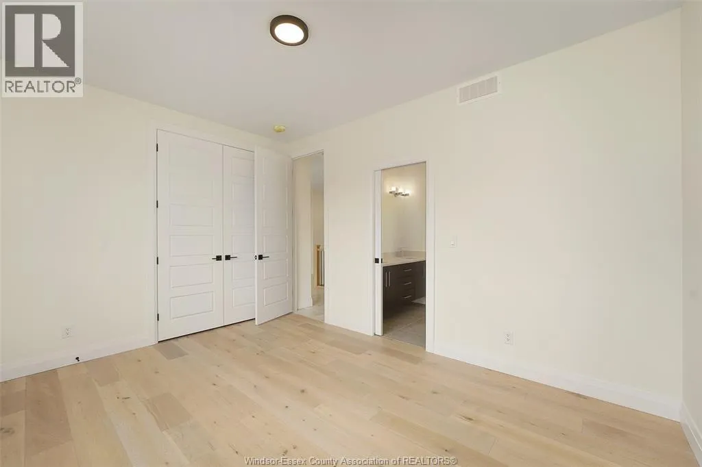 10 GREGORY AVENUE