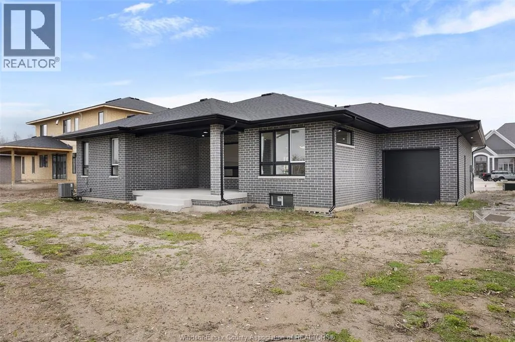 10 GREGORY AVENUE