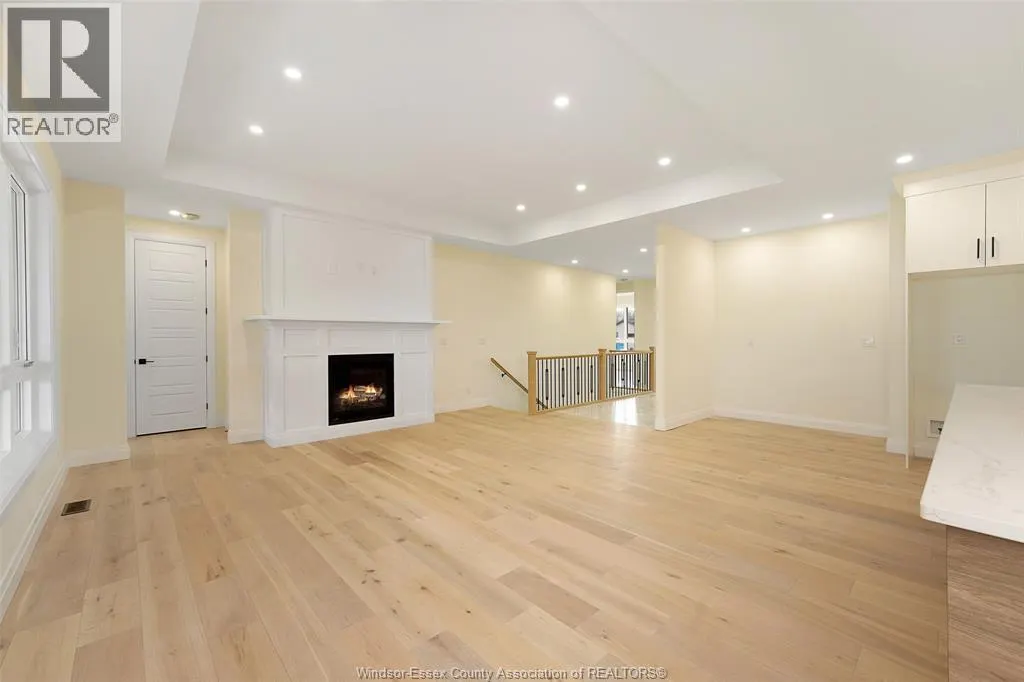 10 GREGORY AVENUE