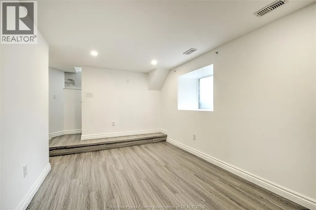 1563 LINCOLN ROAD