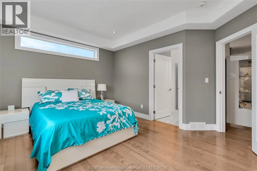 125 COTTAGE PLACE