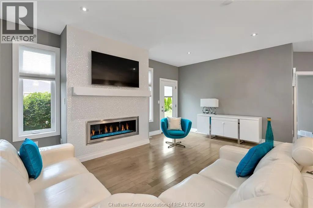 125 COTTAGE PLACE