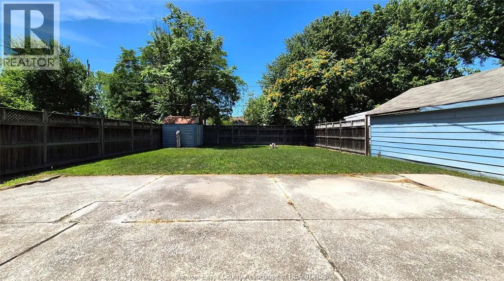 1559 BUCKINGHAM DRIVE