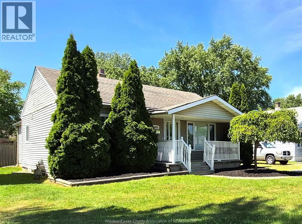 1559 BUCKINGHAM DRIVE