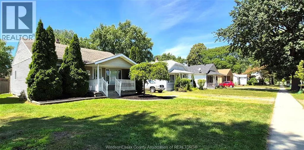 1559 BUCKINGHAM DRIVE