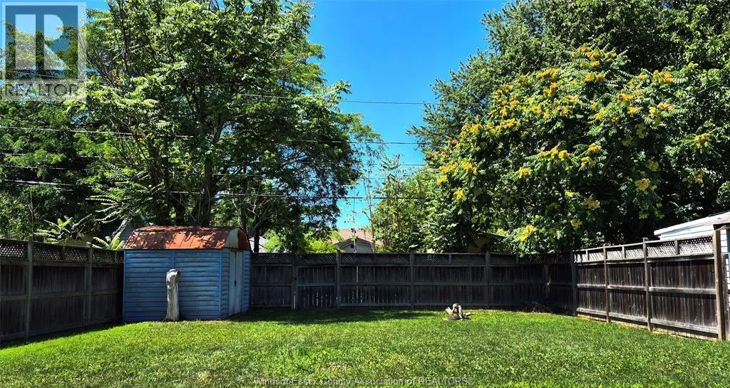1559 BUCKINGHAM DRIVE