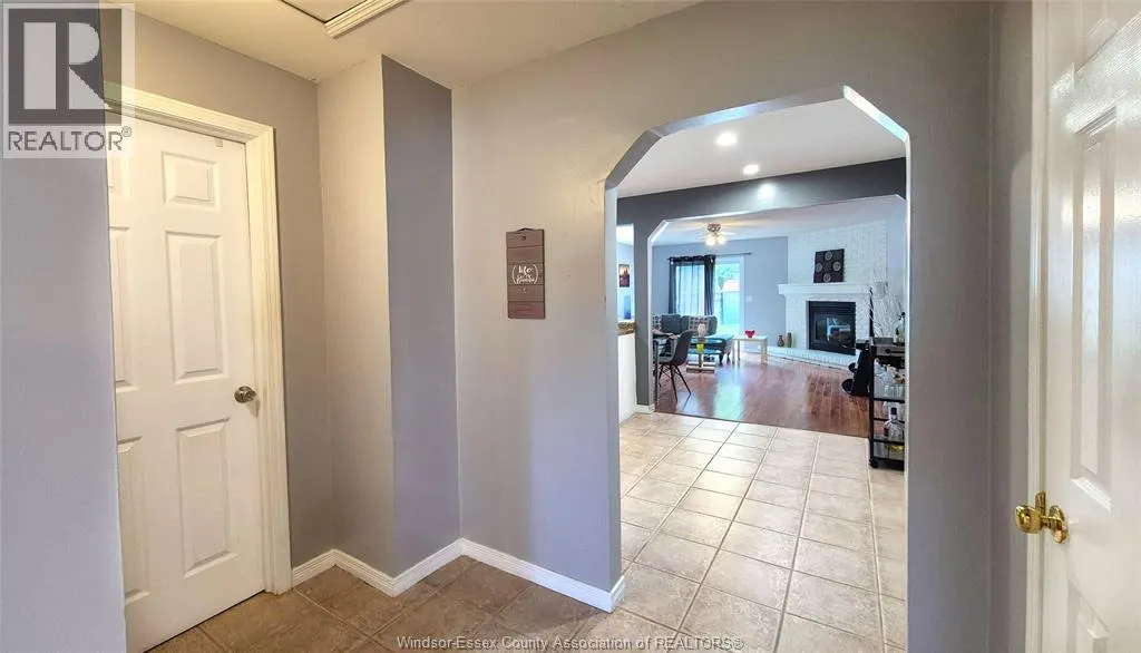 1559 BUCKINGHAM DRIVE