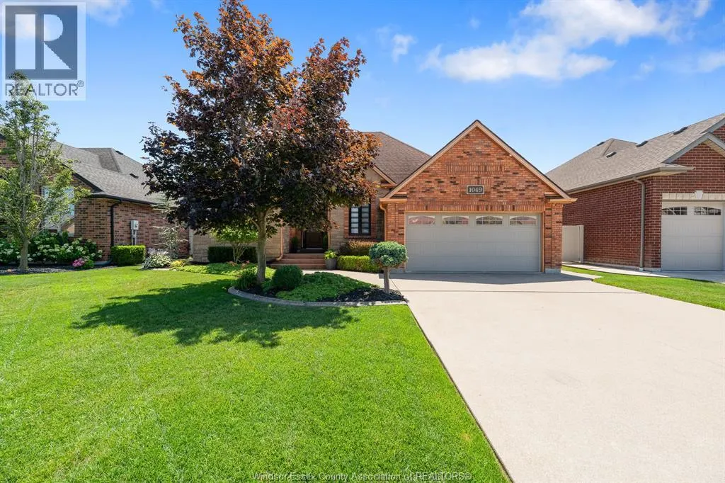 1049 WOODLAND