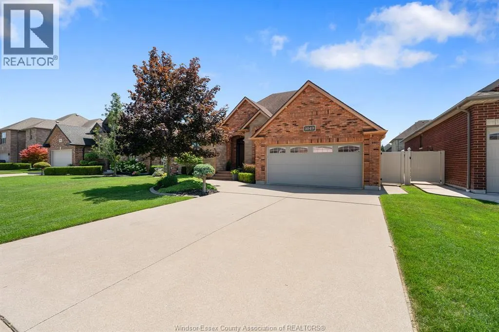 1049 WOODLAND