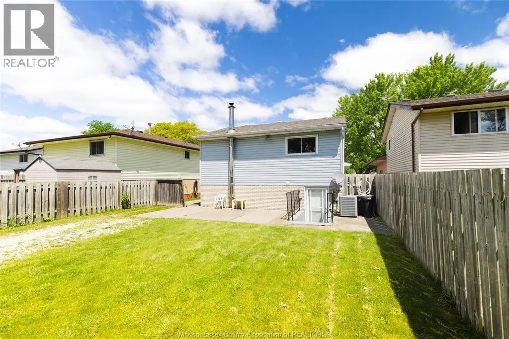 3526 HEMLOCK