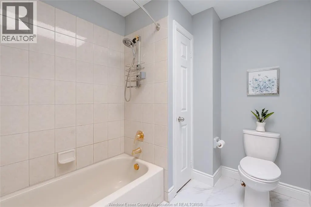 824 LAKE TRAIL DRIVE