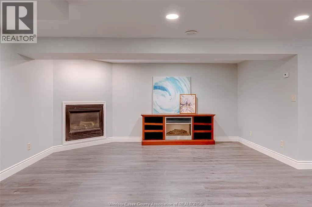824 LAKE TRAIL DRIVE