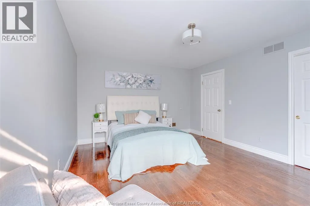 824 LAKE TRAIL DRIVE
