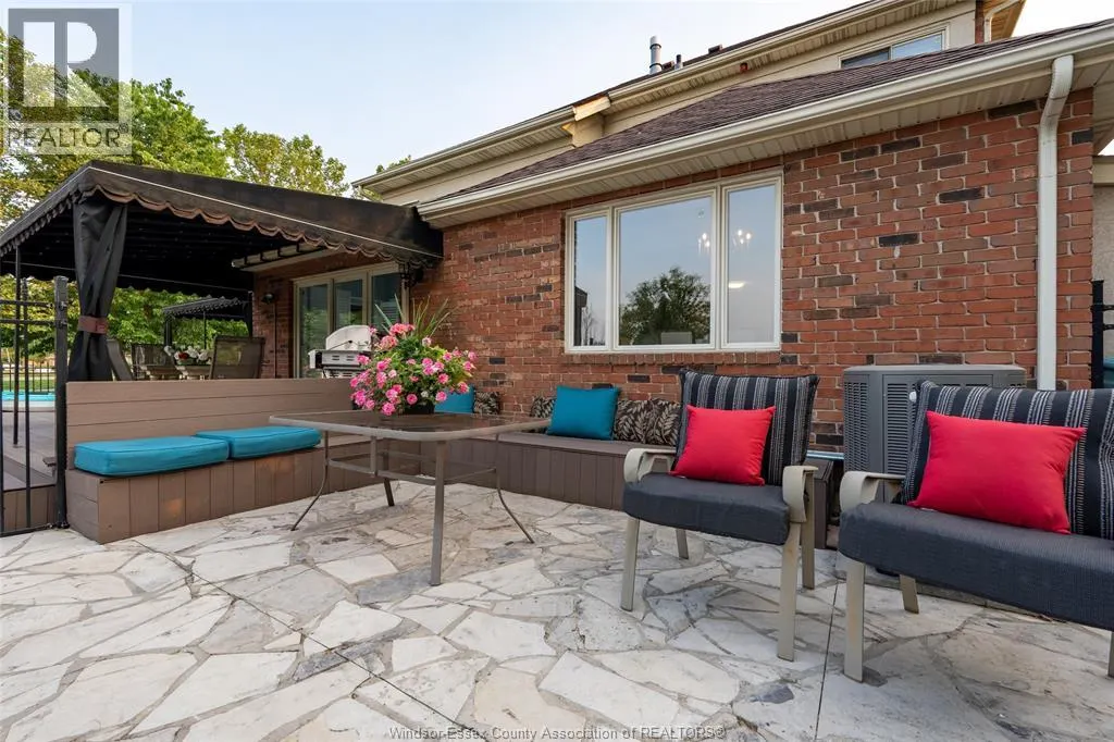 824 LAKE TRAIL DRIVE