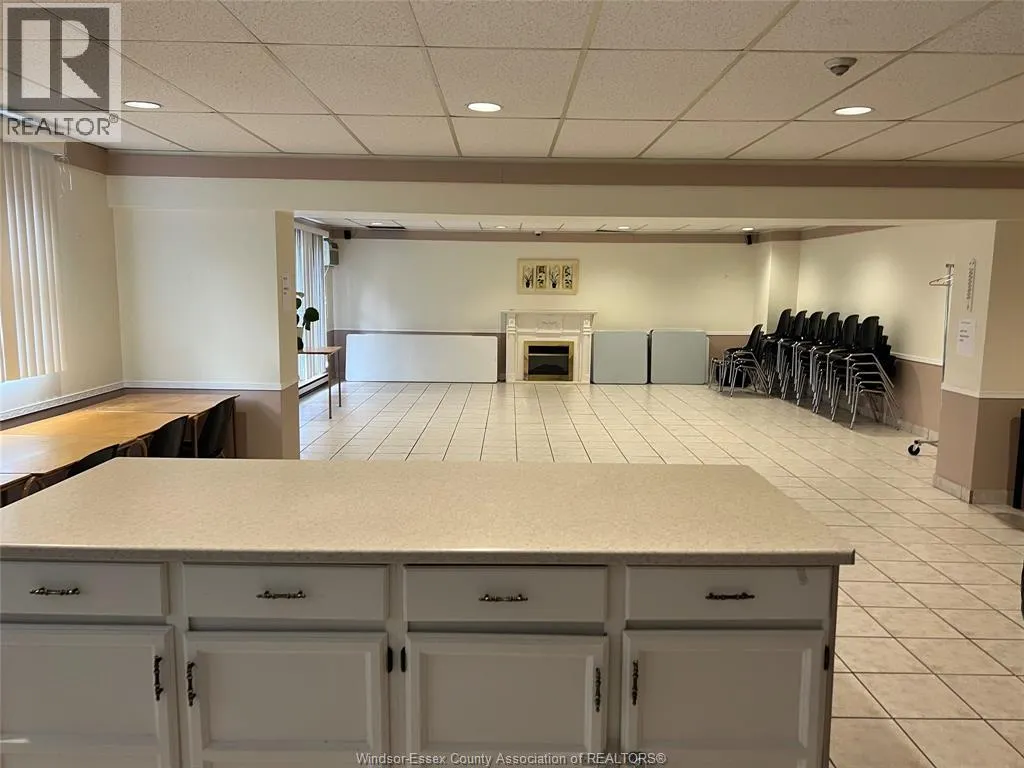 3936 WYANDOTTE STREET East Unit# 513