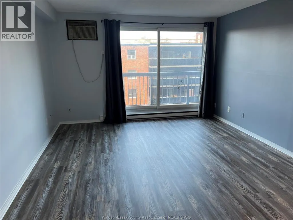 3936 WYANDOTTE STREET East Unit# 513
