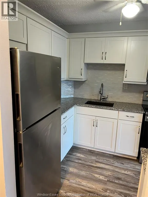 3936 WYANDOTTE STREET East Unit# 513