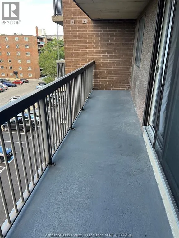 3936 WYANDOTTE STREET East Unit# 513