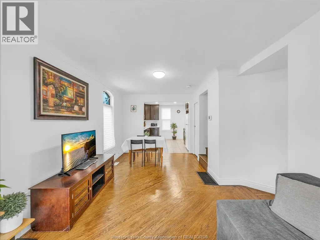 915 MCKAY AVENUE