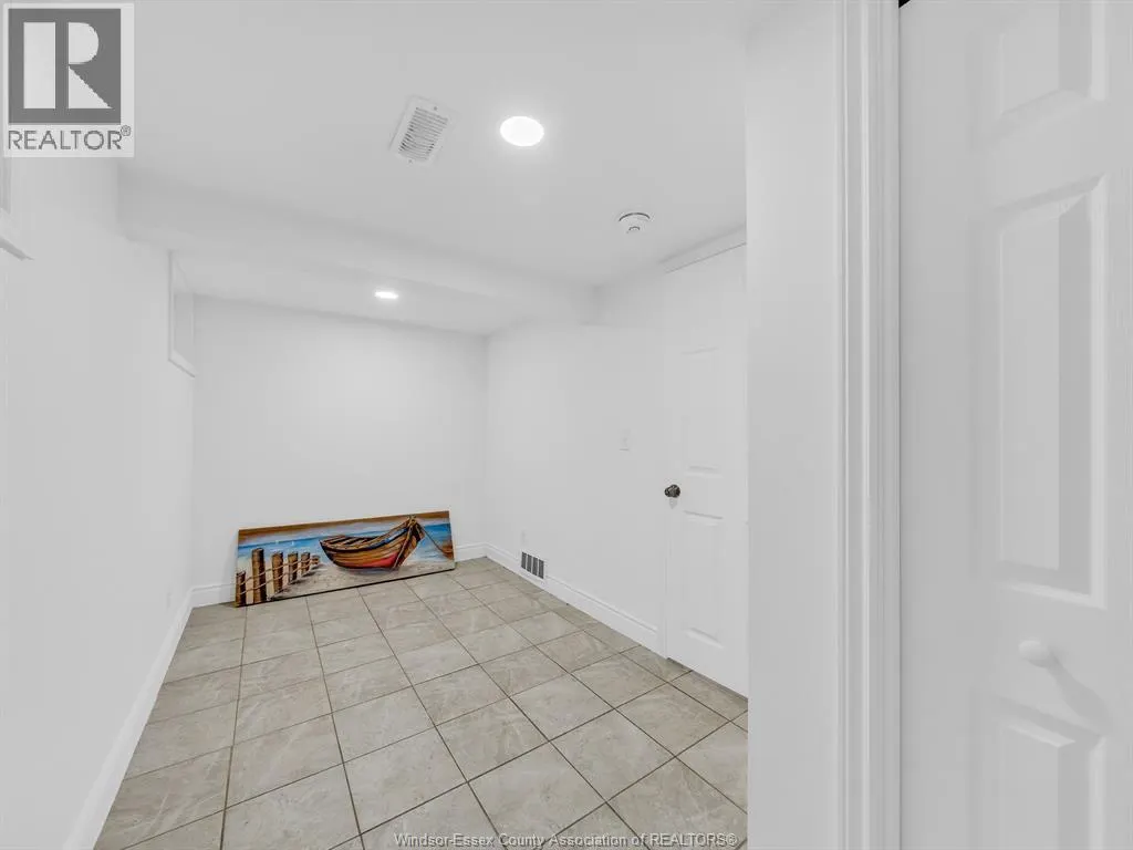 915 MCKAY AVENUE