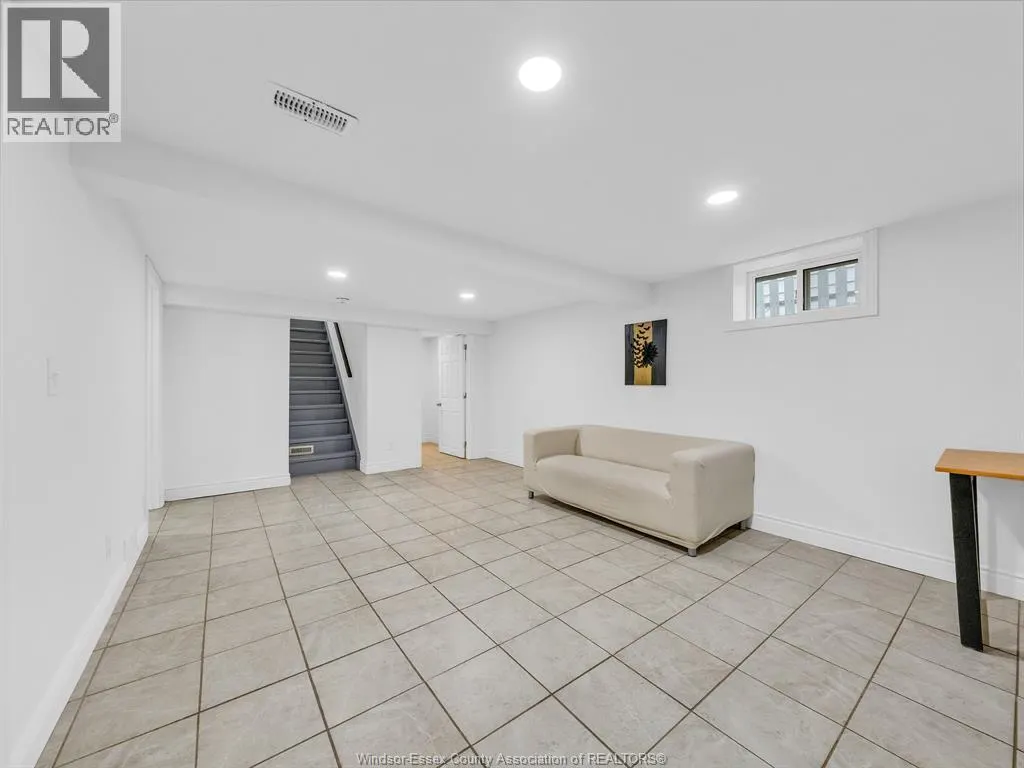 915 MCKAY AVENUE