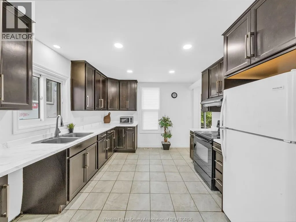 915 MCKAY AVENUE
