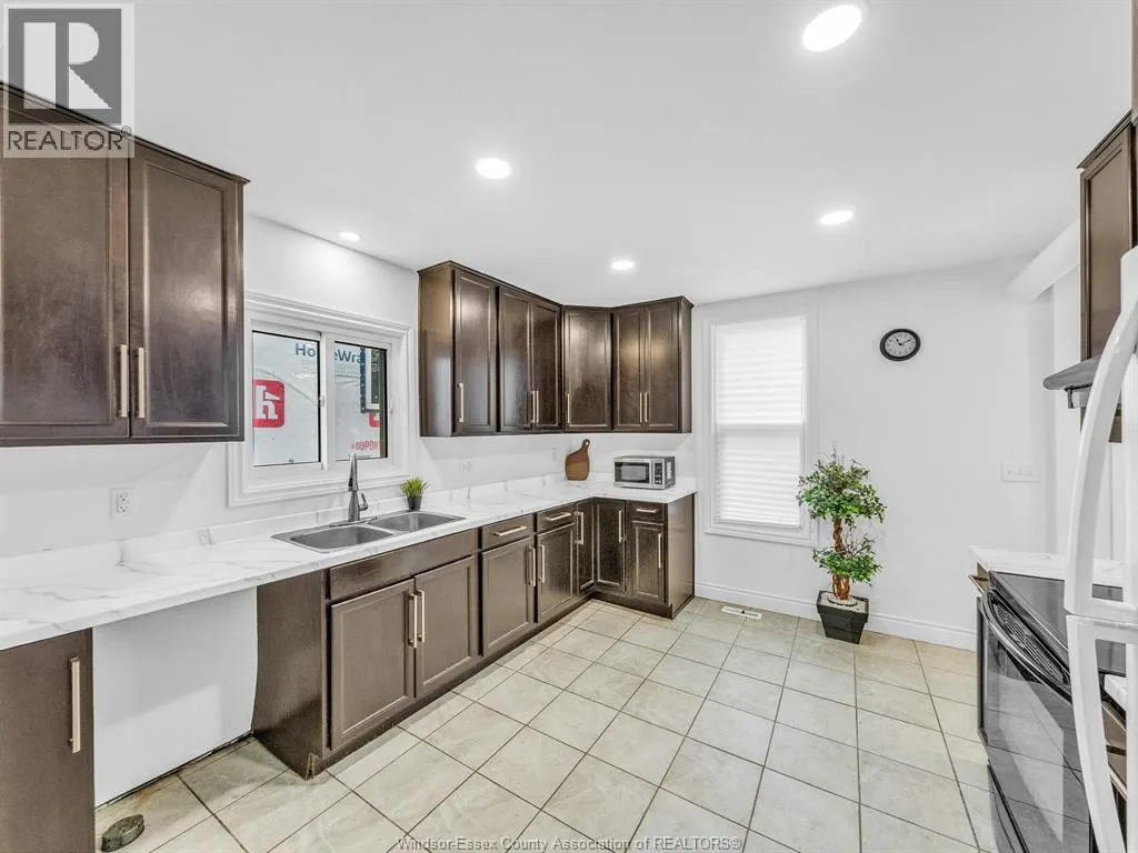 915 MCKAY AVENUE