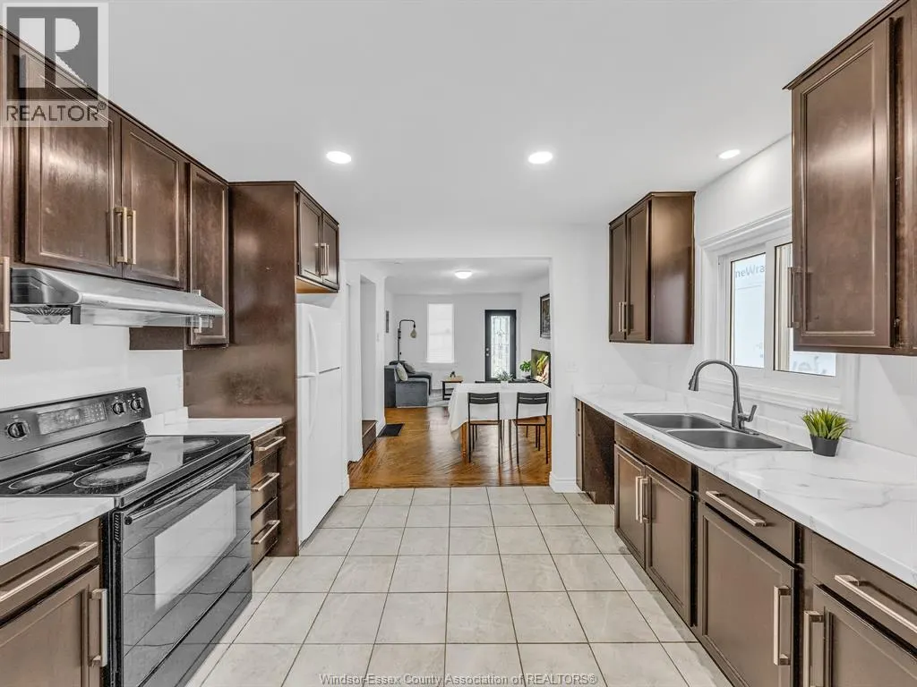 915 MCKAY AVENUE