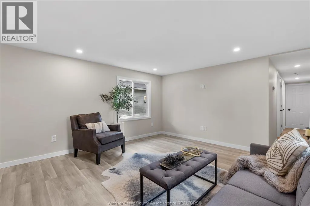 14 ROBIN CRESCENT