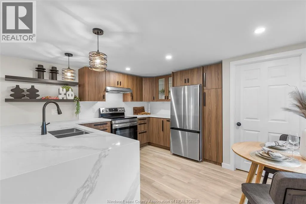 14 ROBIN CRESCENT