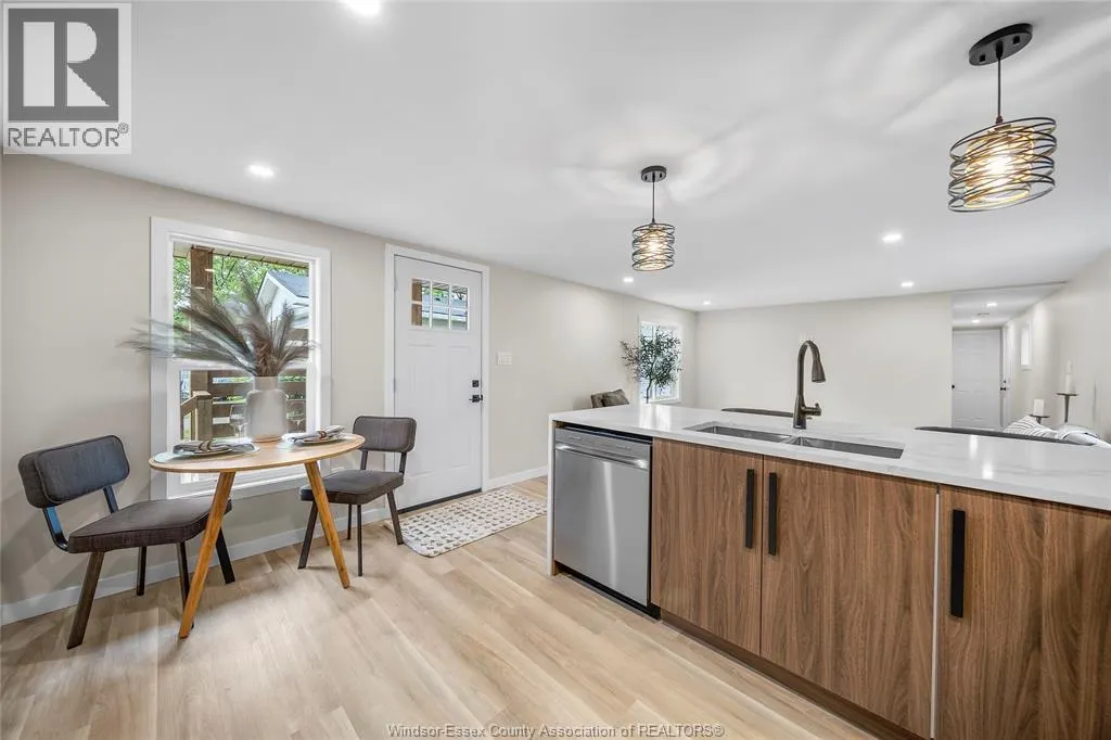 14 ROBIN CRESCENT