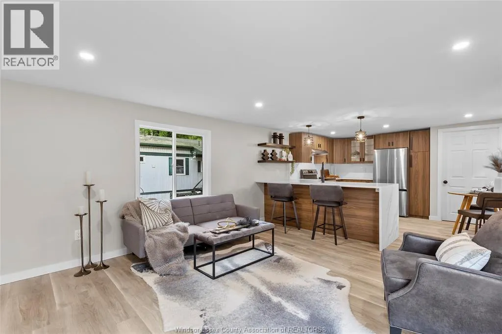 14 ROBIN CRESCENT
