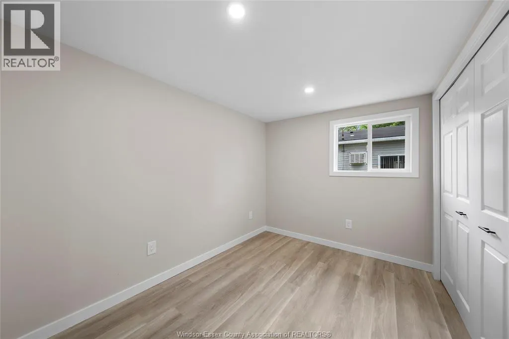 14 ROBIN CRESCENT