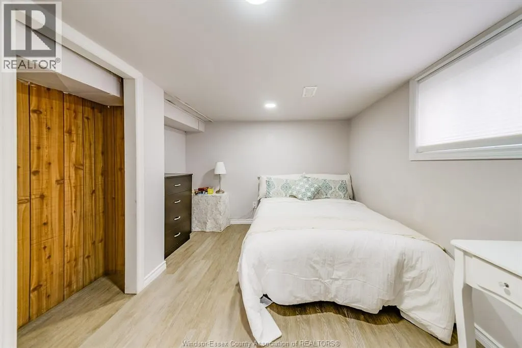 1694 MERCER