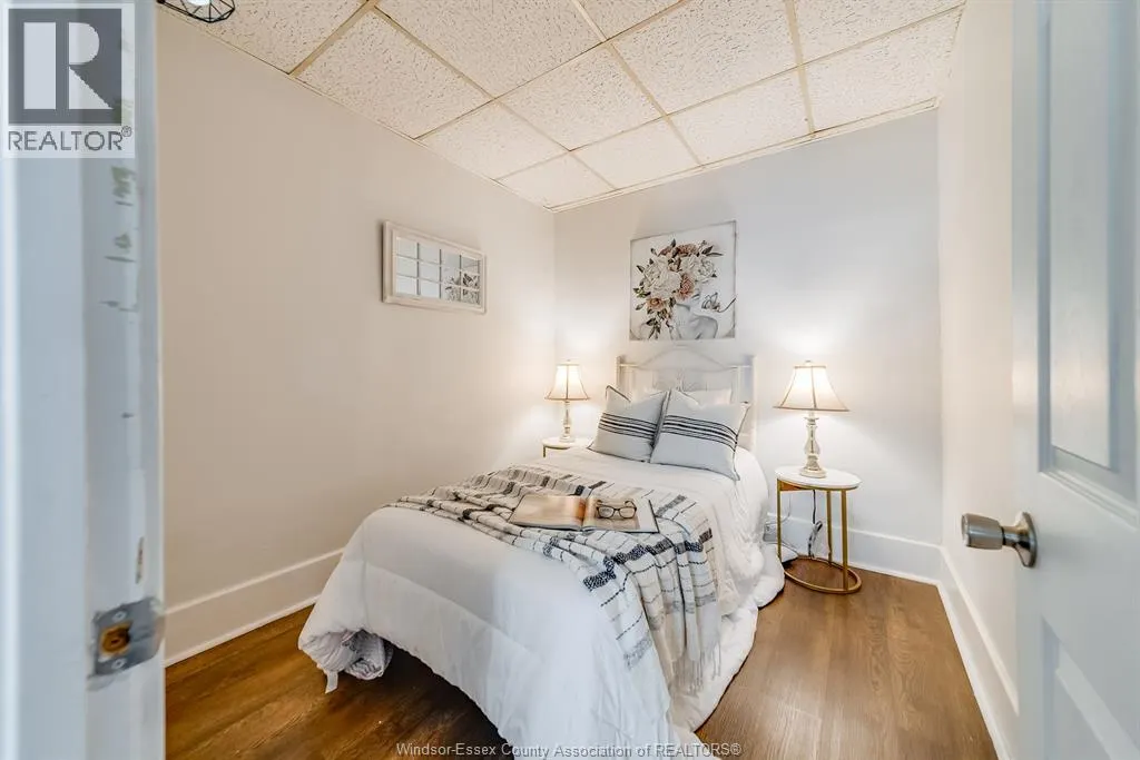 1694 MERCER