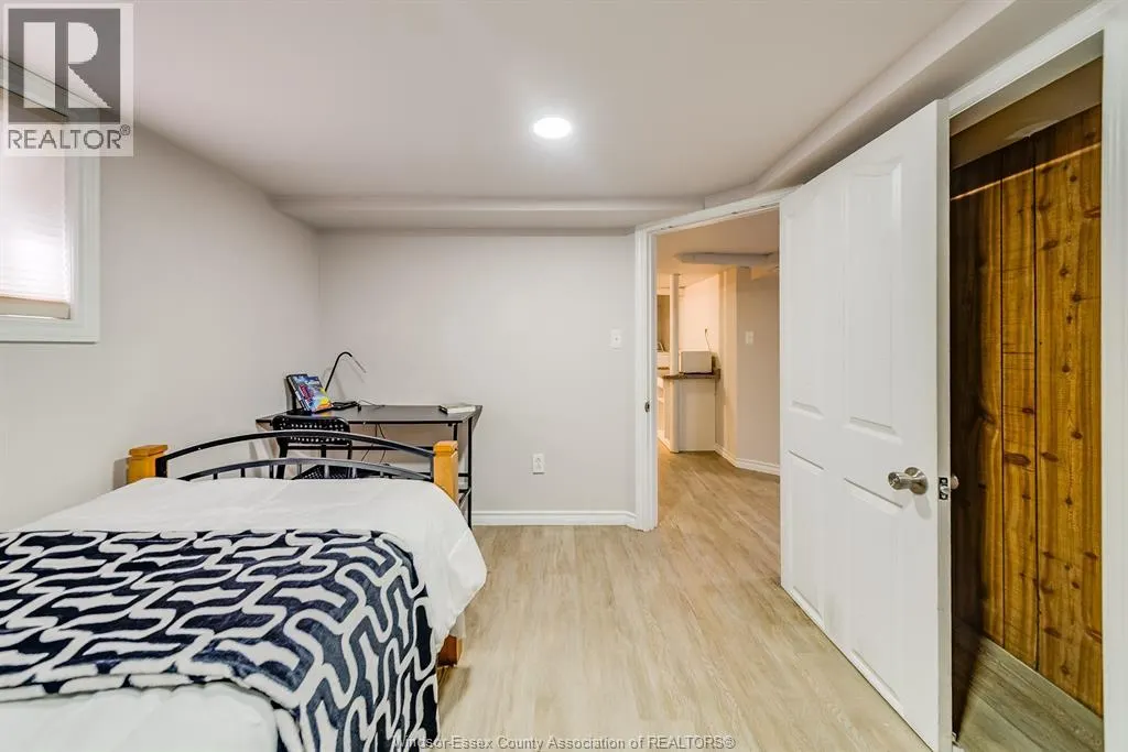 1694 MERCER