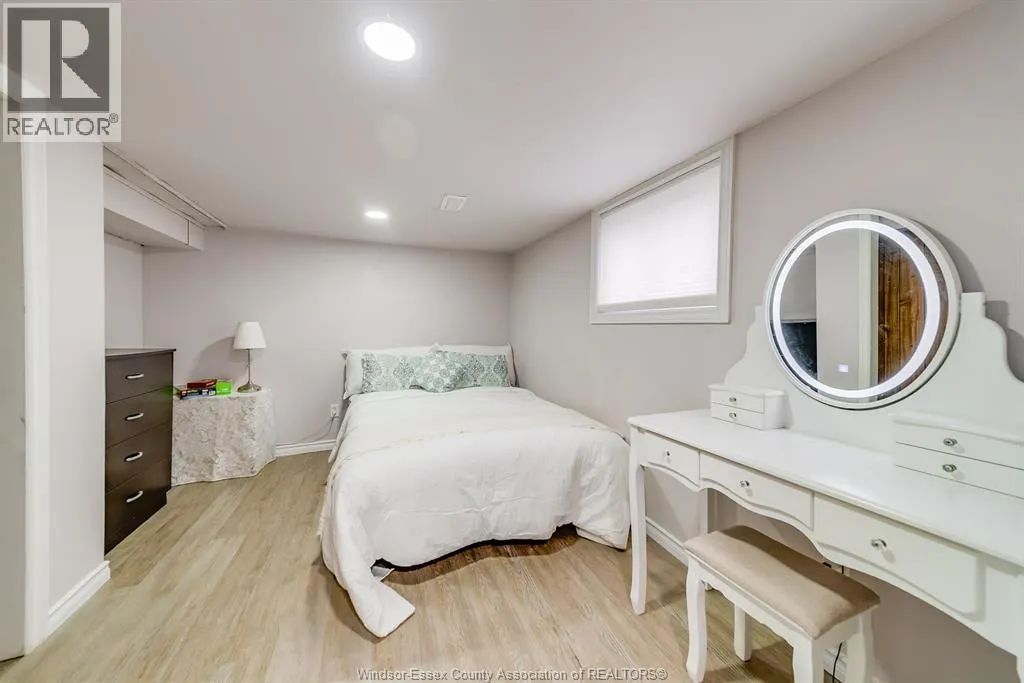1694 MERCER