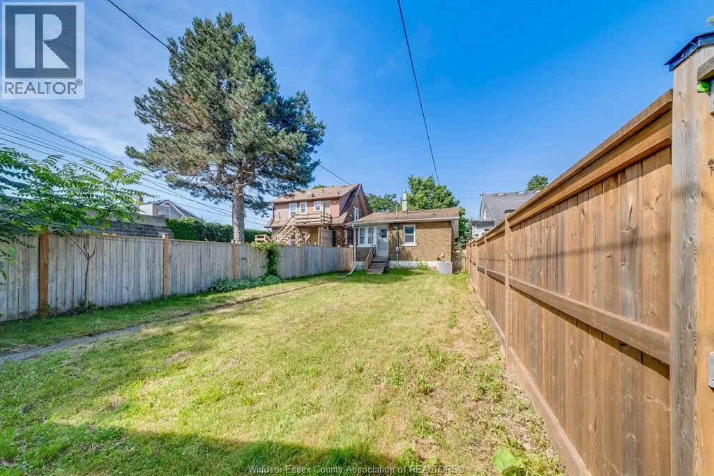 1694 MERCER
