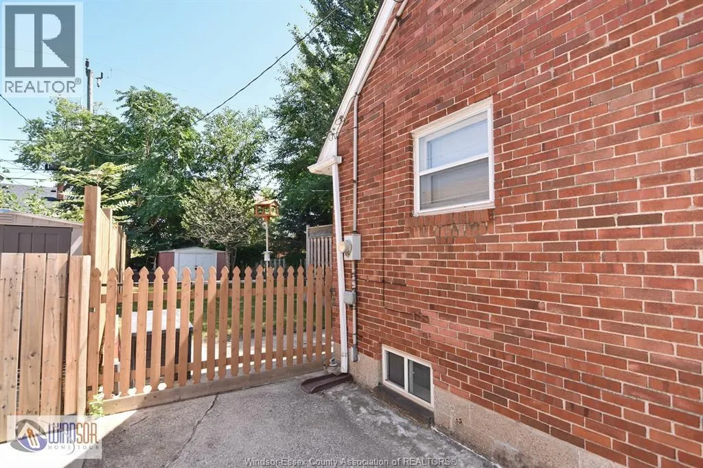 866 St. Louis
