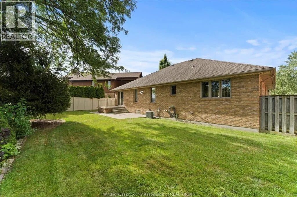 2805 MANGIN CRESCENT