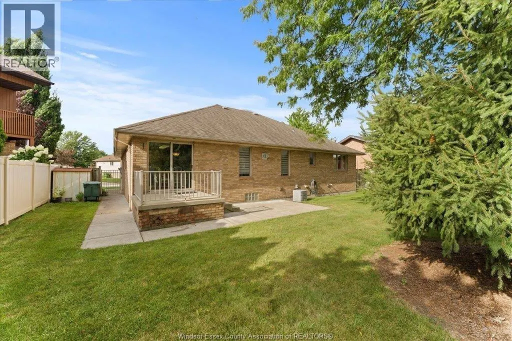 2805 MANGIN CRESCENT